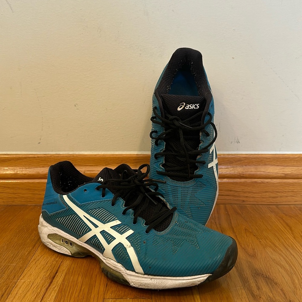 ASICS Tennis Shoes Men’s size 8, European 41.5